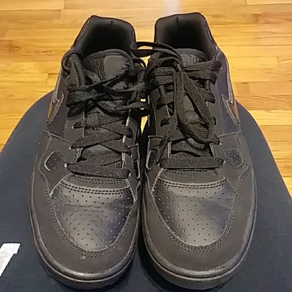 Shoes - Picture 3 of 3